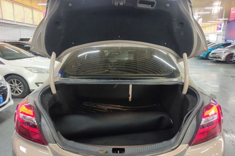 Used Buick Regal 2014 2.0L Elite Fashion Edition Trunk
