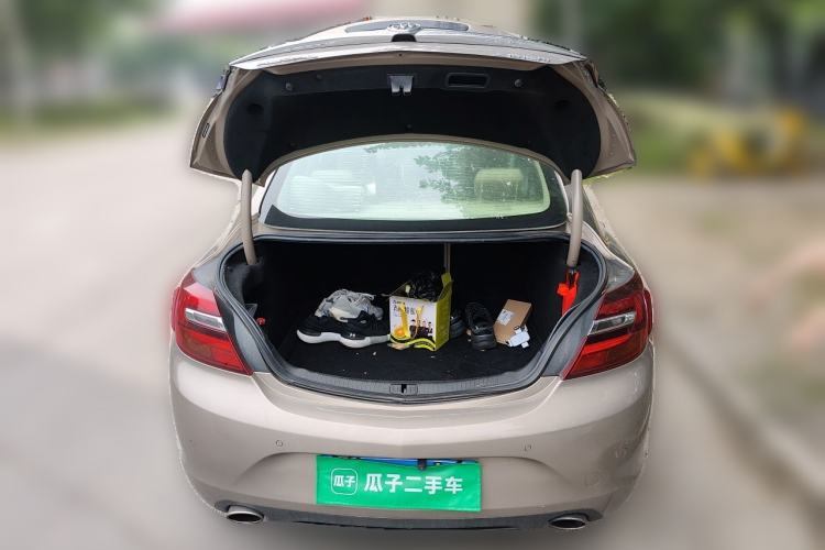Used Buick Regal 2014 2.0L Elite Fashion Edition Trunk
