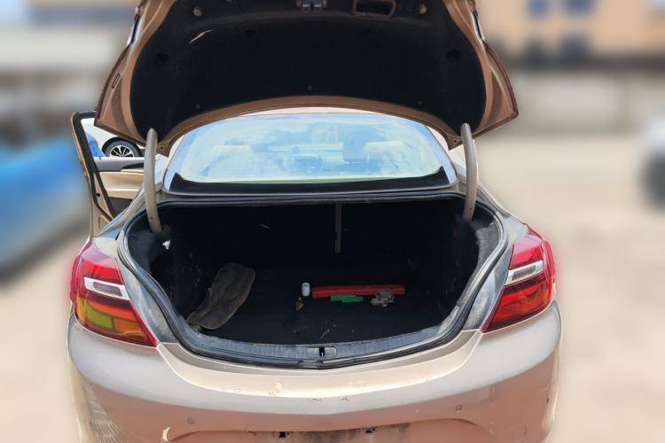 Used Buick Regal 2014 2.0L Leading Fashion Edition Trunk
