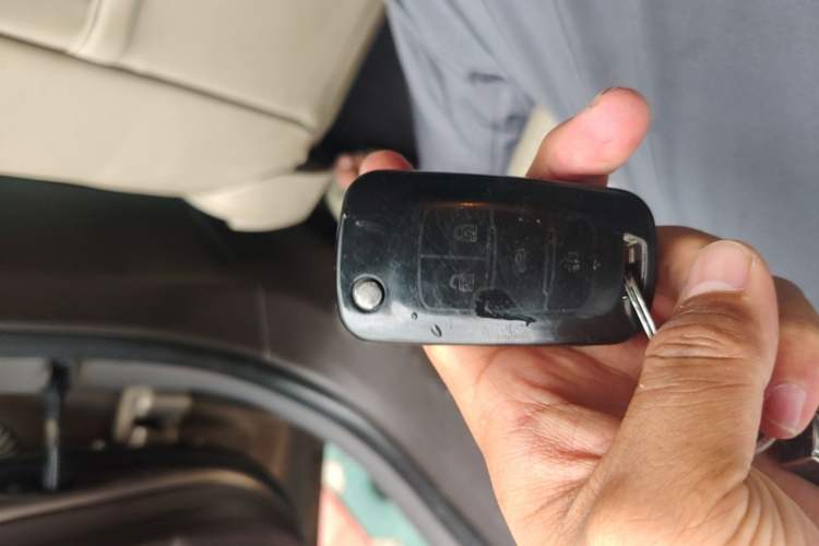 Used Buick Regal 2014 2.0L Leading Fashion Edition Vehicle Key