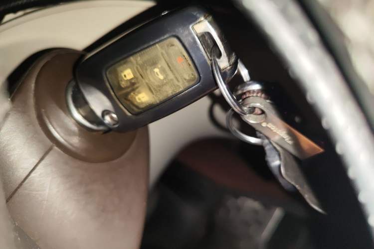 Used Buick Regal 2014 2.0L Leading Fashion Edition Vehicle Key