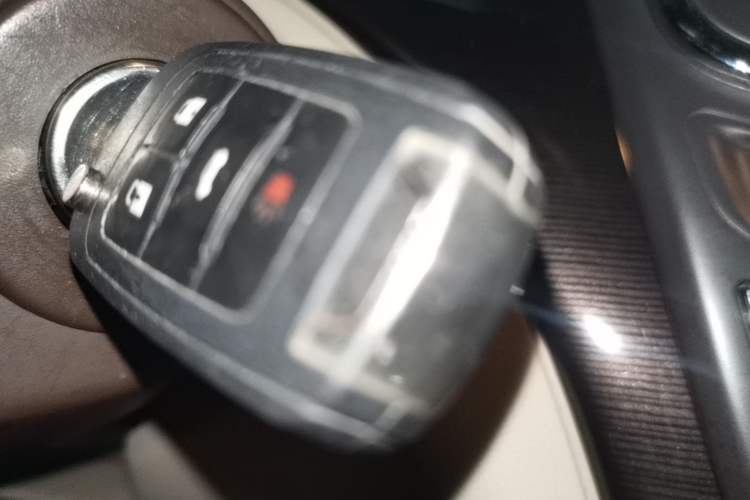 Used Buick Regal 2014 2.0L Leading Fashion Edition Vehicle Key