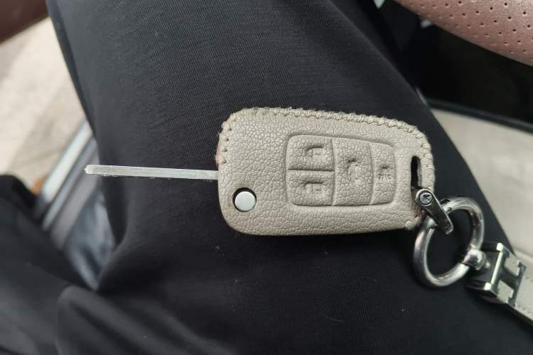Used Buick Regal 2014 2.0L Leading Fashion Edition Vehicle Key