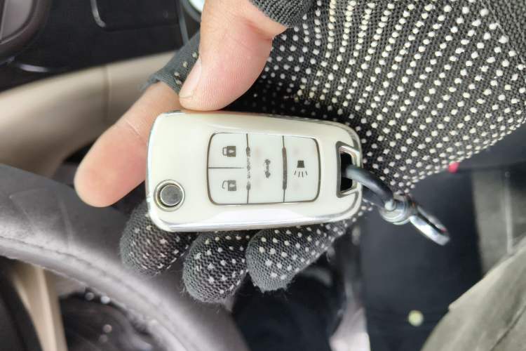 Used Buick Regal 2014 2.0L Leading Fashion Edition Vehicle Key