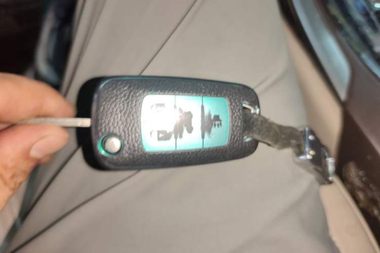 Used Buick Regal 2014 2.0L Elite Fashion Edition Vehicle Key
