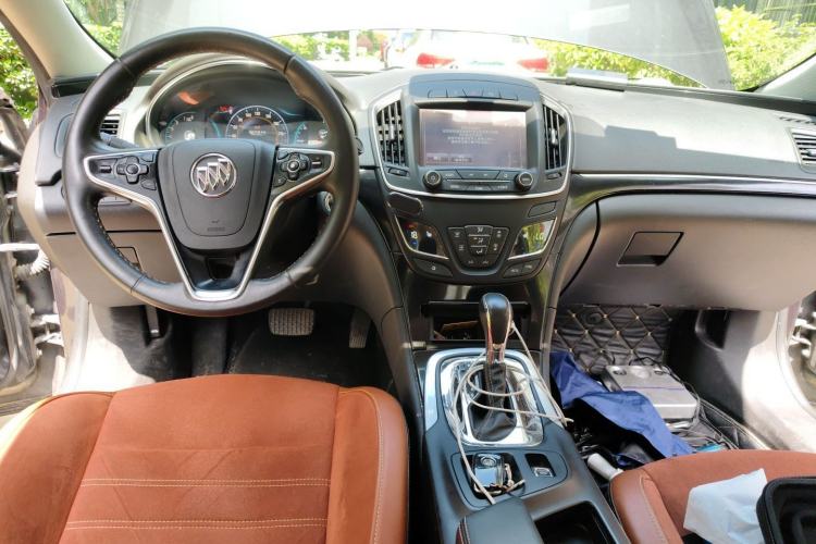 Used Buick Regal 2015 1.6T Elite Tech Model Center Console