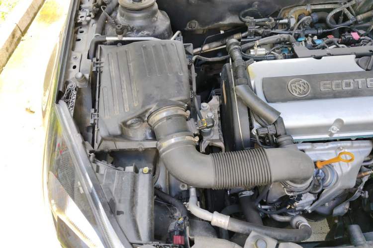 Used Buick Regal 2015 1.6T Elite Tech Model Engine Bay Right