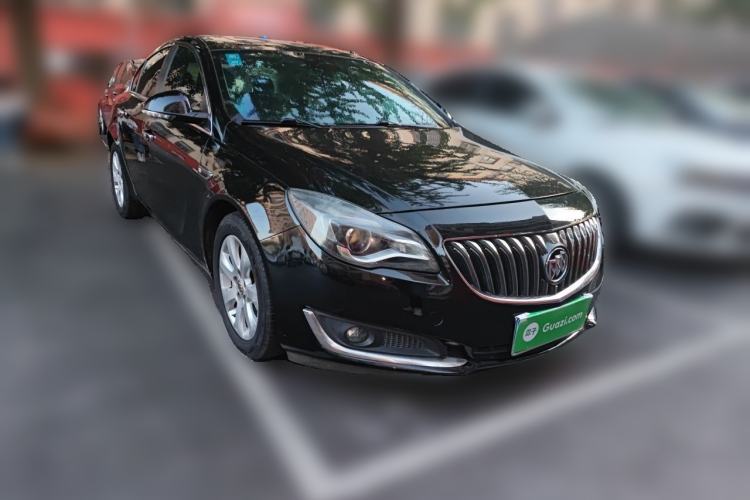 Used Buick Regal 2015 1.6T Fashion Tech Model Front Right 45 Deg