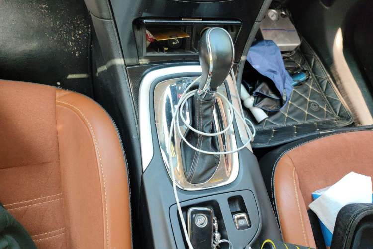 Used Buick Regal 2015 1.6T Elite Tech Model Gear Lever