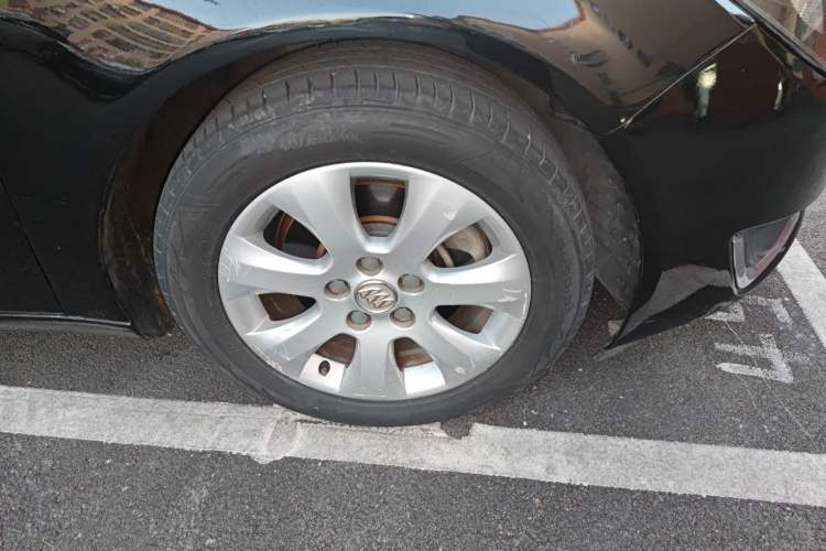 Used Buick Regal 2015 1.6T Fashion Tech Model Right Front Wheel Hub