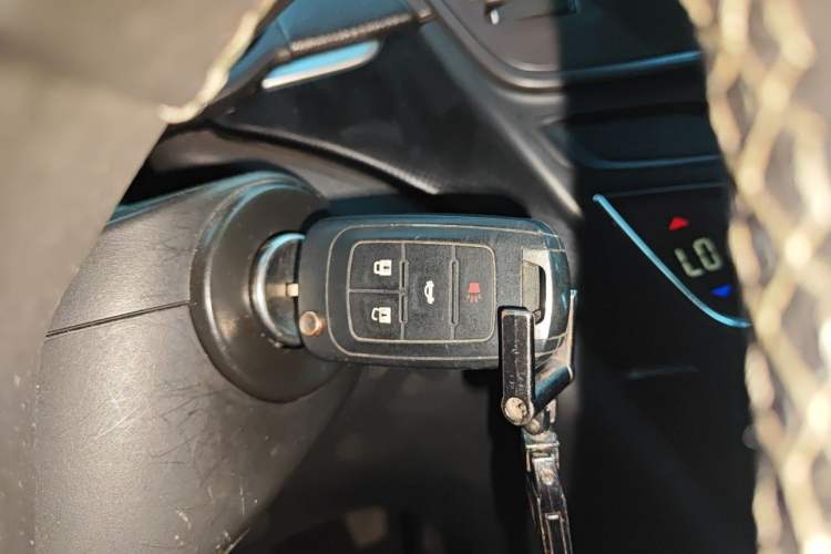 Used Buick Regal 2015 1.6T Fashion Tech Model Vehicle Key
