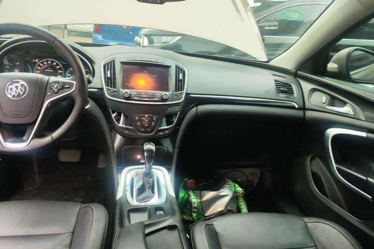 Used Buick Regal 2015 1.6T Elite Tech Model Audio And AC Panel