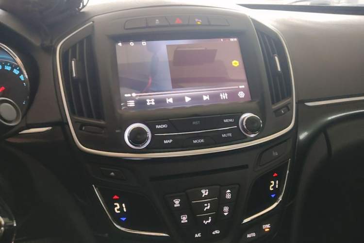 Used Buick Regal 2015 1.6T Leading Technology Model Audio And AC Panel