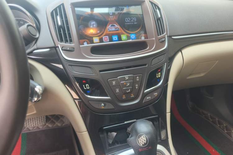 Used Buick Regal 2015 2.0L Leading Fashion Edition Audio And AC Panel