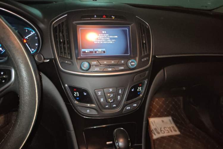 Used Buick Regal 2015 1.6T Elite Tech Model Audio And AC Panel