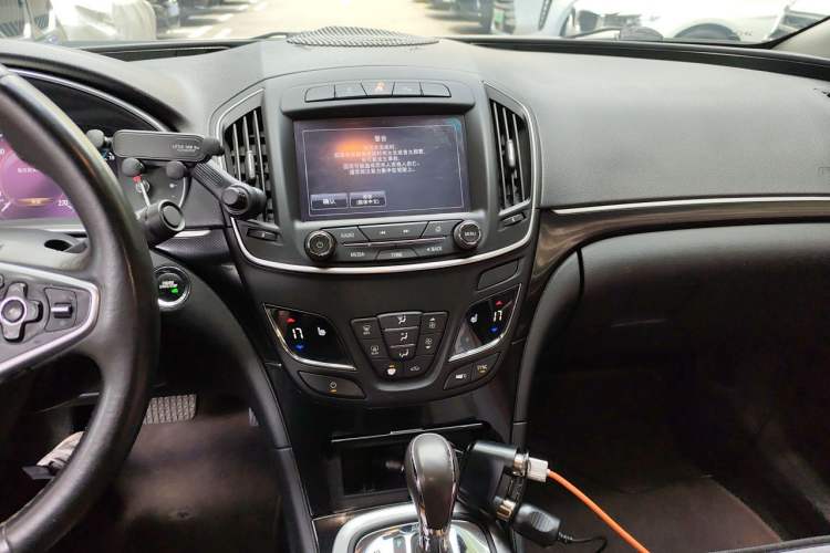Used Buick Regal 2015 1.6T Elite Tech Model Audio And AC Panel