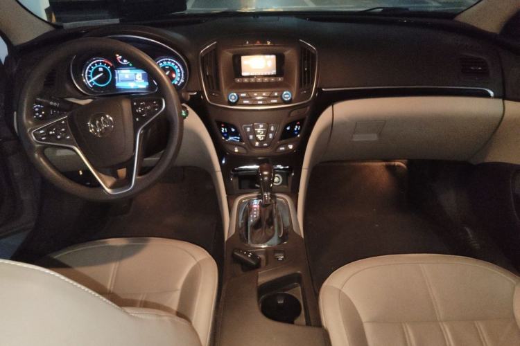 Used Buick Regal 2015 2.0L Elite Fashion Edition Center Console