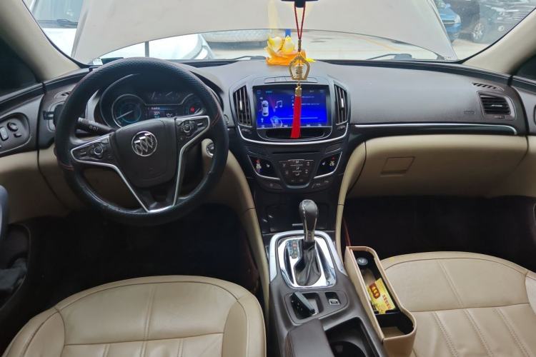 Used Buick Regal 2015 2.0L Elite Fashion Edition Center Console