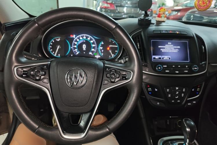 Used Buick Regal 2015 1.6T Elite Tech Model Center Console