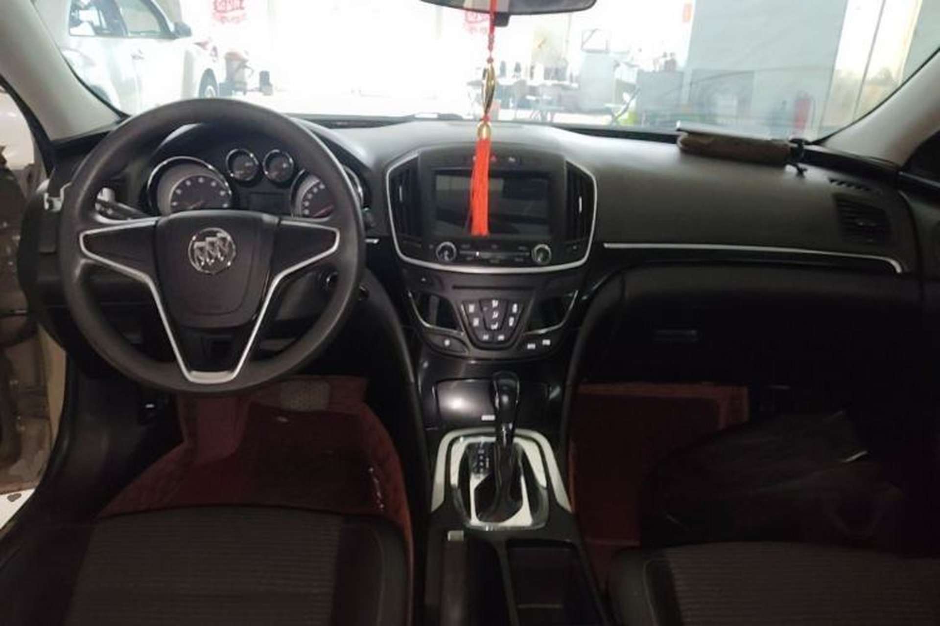 Used Buick Regal 2015 1.6T Leading Technology Model Center Console