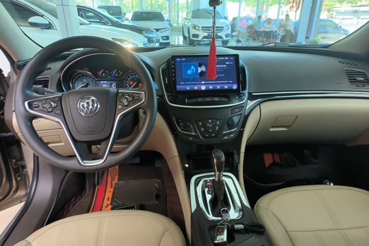 Used Buick Regal 2015 2.0L Elite Fashion Edition Center Console