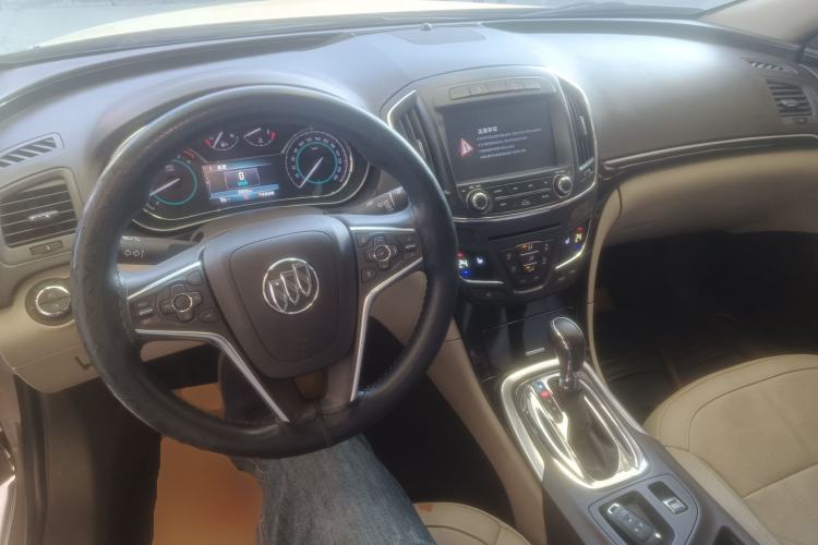 Used Buick Regal 2015 2.0L Elite Fashion Edition Center Console