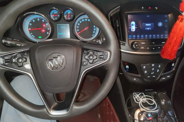 Used Buick Regal 2015 1.6T Leading Technology Model Center Console