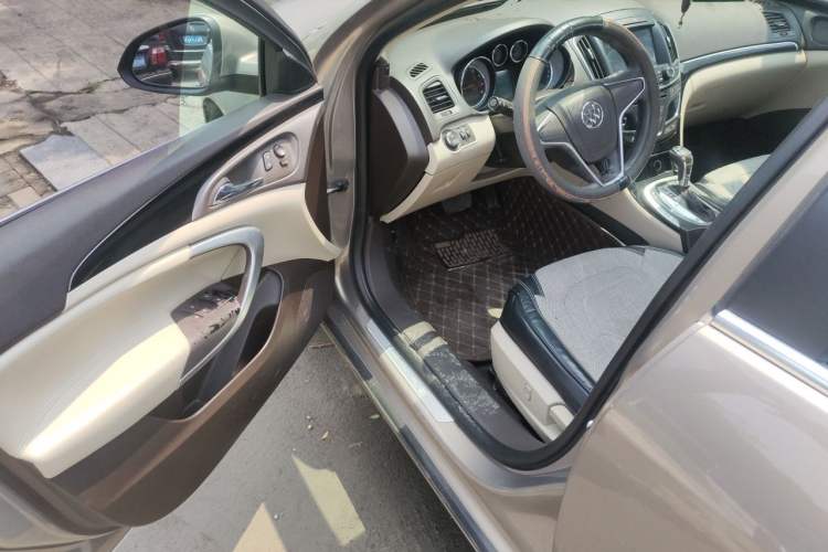 Used Buick Regal 2015 2.0L Leading Fashion Edition Driver Seat