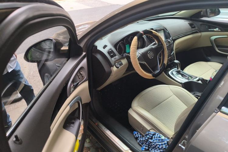 Used Buick Regal 2015 2.0L Leading Fashion Edition Driver Seat