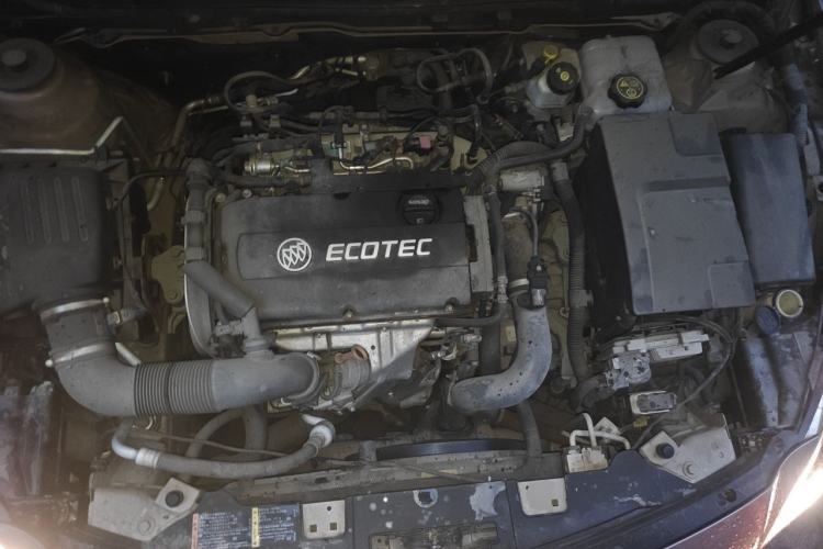 Used Buick Regal 2015 1.6T Elite Tech Model Engine Bay