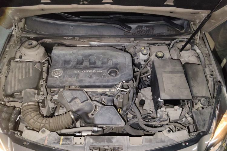 Used Buick Regal 2015 2.0L Elite Fashion Edition Engine Bay