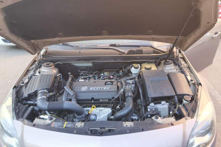 Used Buick Regal 2015 1.6T Elite Tech Model Engine Bay