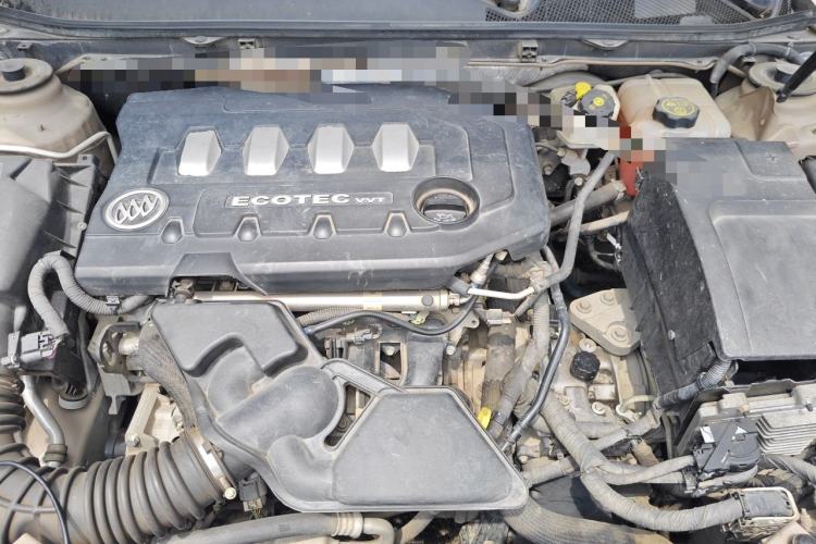 Used Buick Regal 2015 2.0L Elite Fashion Edition Engine Bay