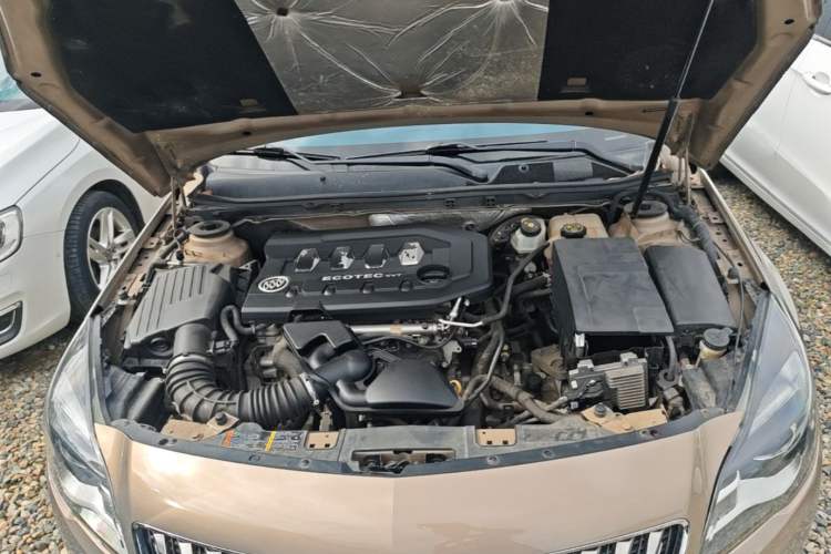 Used Buick Regal 2015 2.0L Leading Fashion Edition Engine Bay