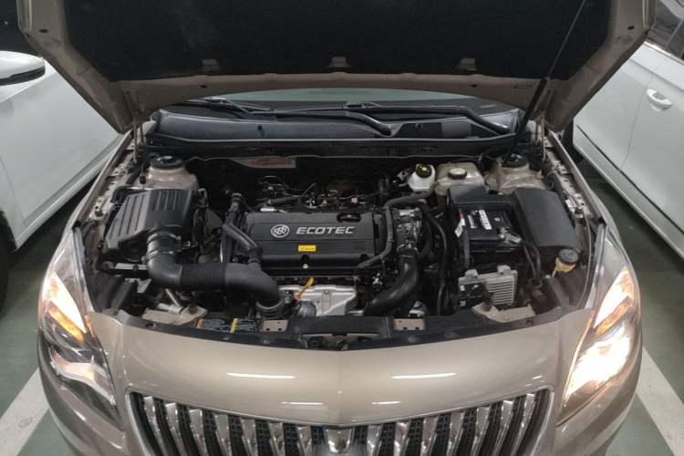 Used Buick Regal 2015 1.6T Elite Tech Model Engine Bay