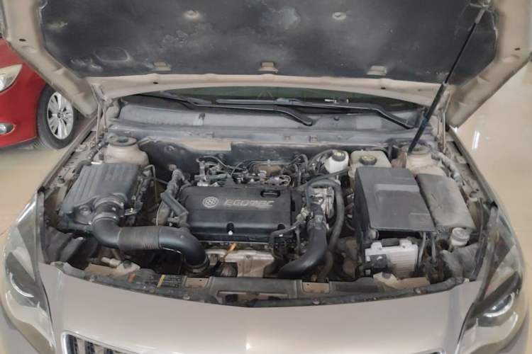 Used Buick Regal 2015 1.6T Leading Technology Model Engine Bay