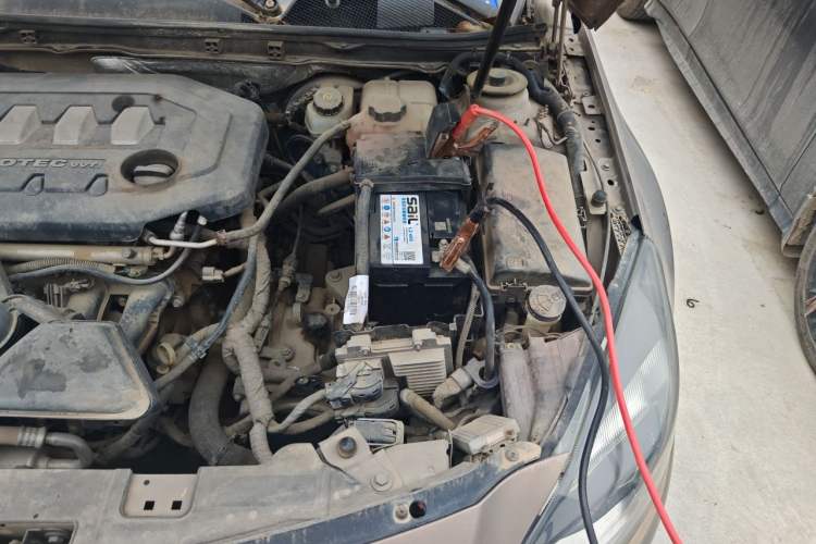 Used Buick Regal 2015 2.0L Elite Fashion Edition Engine Bay Left