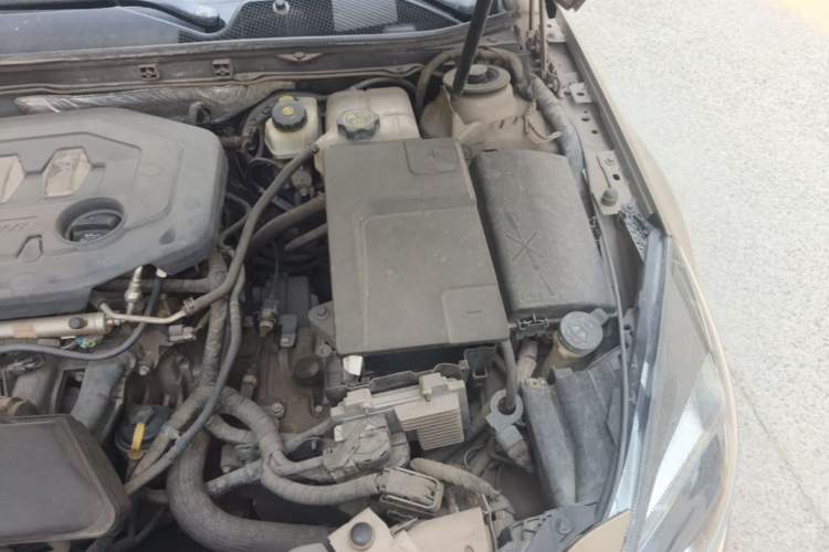 Used Buick Regal 2015 2.0L Leading Fashion Edition Engine Bay Left