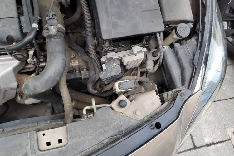 Used Buick Regal 2015 1.6T Leading Technology Model Engine Bay Left