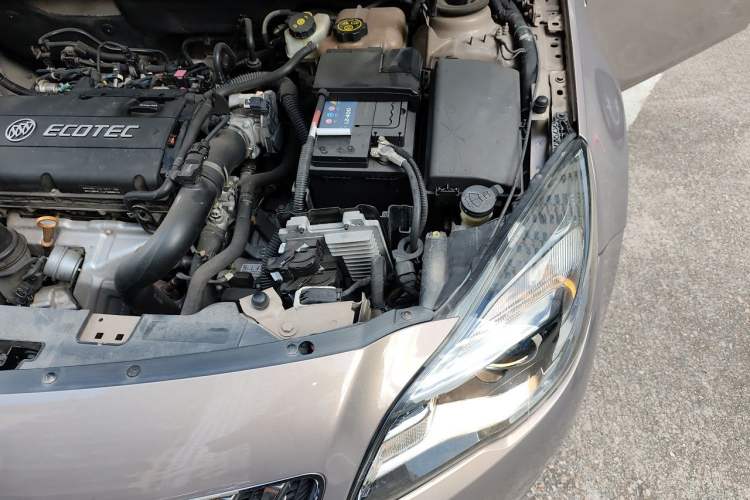 Used Buick Regal 2015 1.6T Elite Tech Model Engine Bay Left