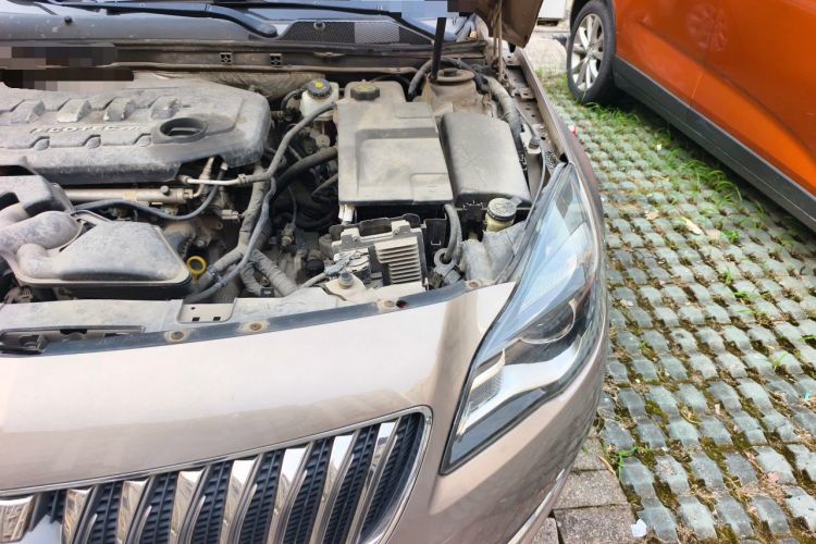 Used Buick Regal 2015 2.0L Leading Fashion Edition Engine Bay Left