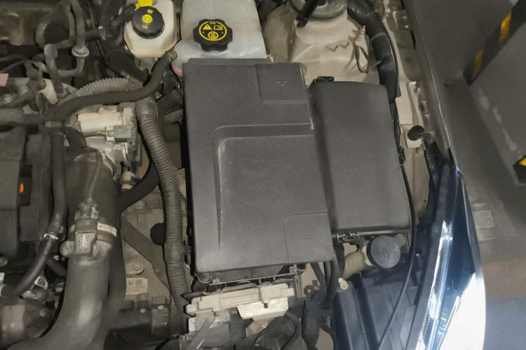 Used Buick Regal 2015 1.6T Leading Technology Model Engine Bay Left