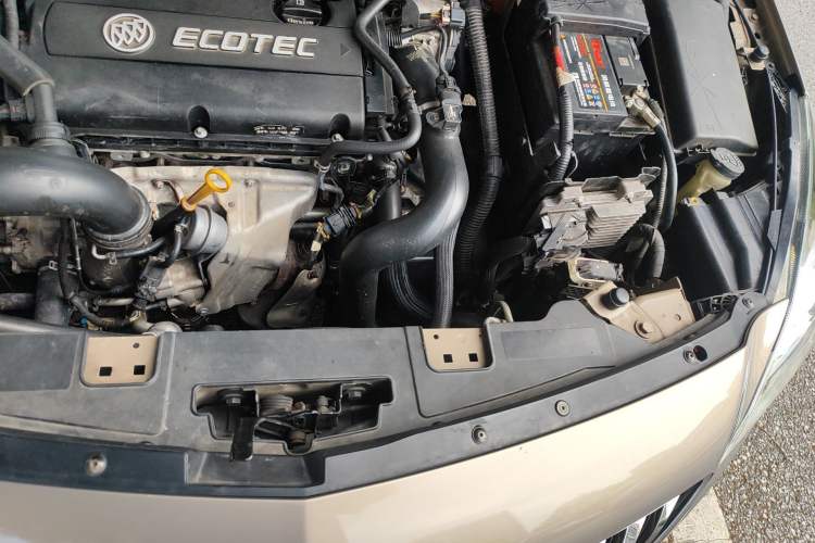 Used Buick Regal 2015 1.6T Elite Tech Model Engine Bay Left