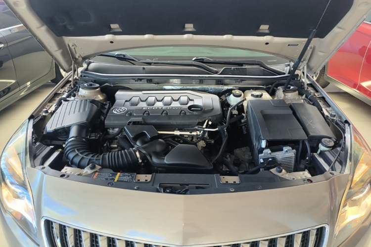 Used Buick Regal 2015 2.0L Elite Fashion Edition Engine Bay