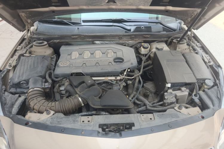 Used Buick Regal 2015 2.0L Leading Fashion Edition Engine Bay