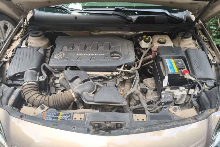 Used Buick Regal 2015 2.0L Leading Fashion Edition Engine Bay