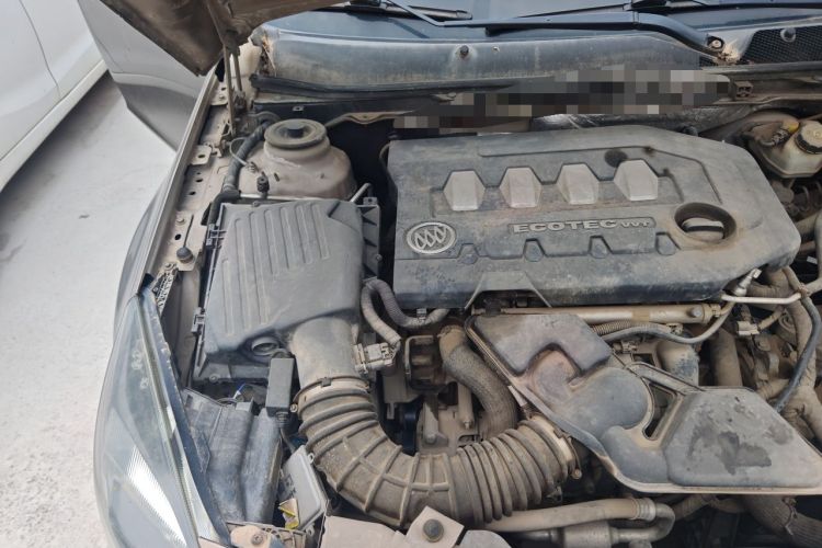 Used Buick Regal 2015 2.0L Elite Fashion Edition Engine Bay Right