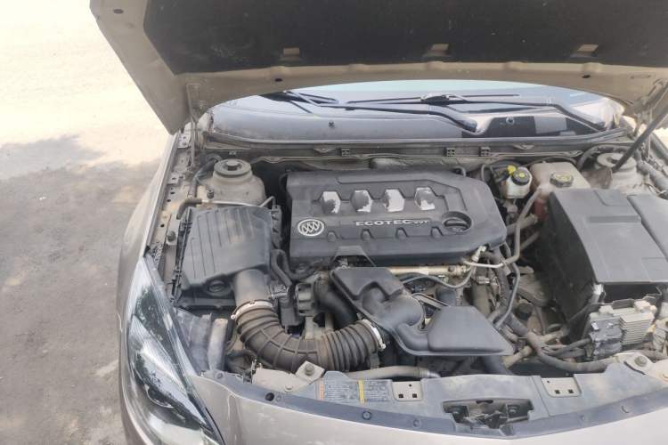 Used Buick Regal 2015 2.0L Leading Fashion Edition Engine Bay Right