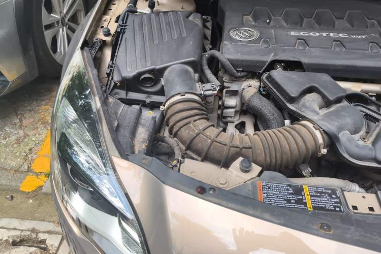 Used Buick Regal 2015 2.0L Leading Fashion Edition Engine Bay Right