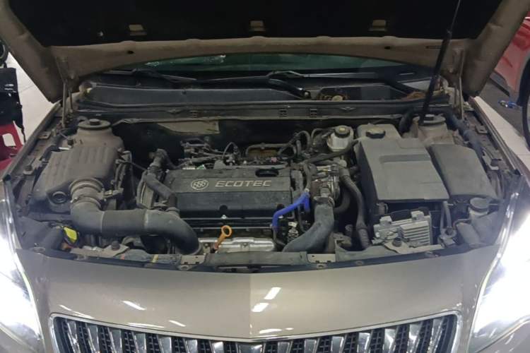 Used Buick Regal 2015 1.6T Elite Tech Model Engine Bay